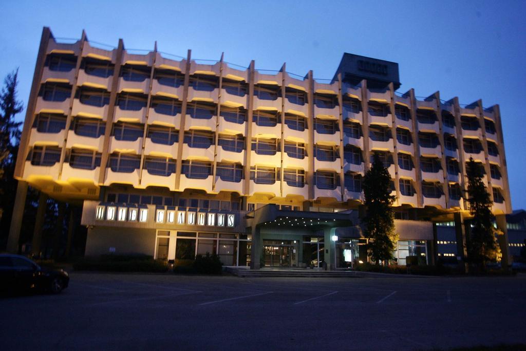Hotel Claudius Szombathely Bagian luar foto
