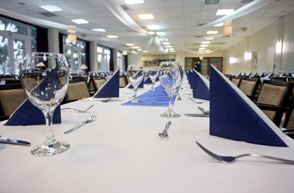 Hotel Claudius Szombathely Bagian luar foto