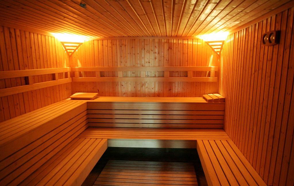Hotel Claudius Szombathely Bagian luar foto
