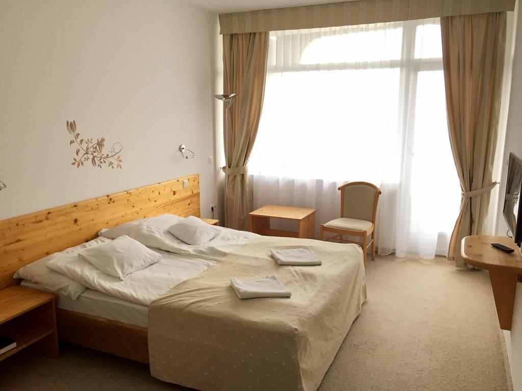 Hotel Claudius Szombathely Bagian luar foto