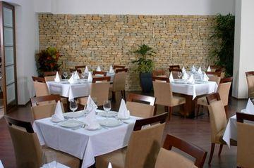 Hotel Claudius Szombathely Bagian luar foto